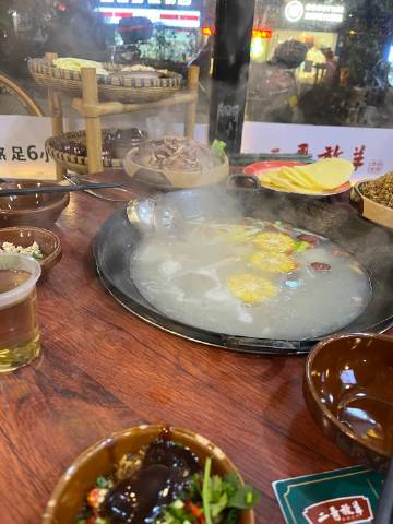 下館子后為啥特別渴？揭秘讓你口干舌燥的真相！