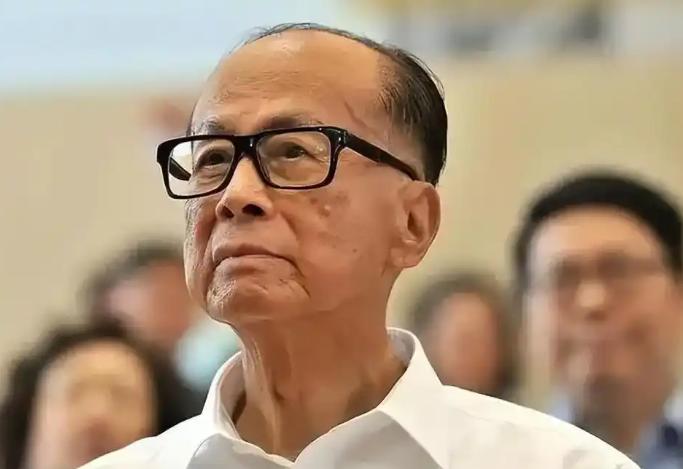 李嘉誠賣港口 長和發布聲明回應