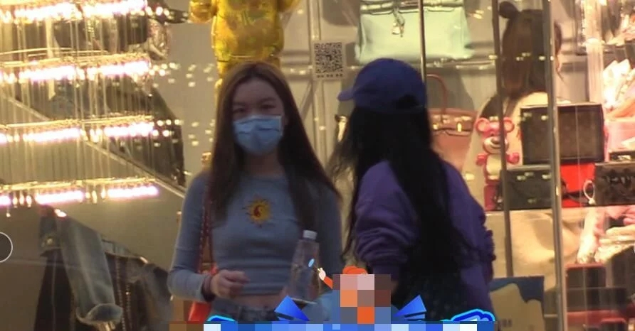 王菲女兒李嫣罕見露面