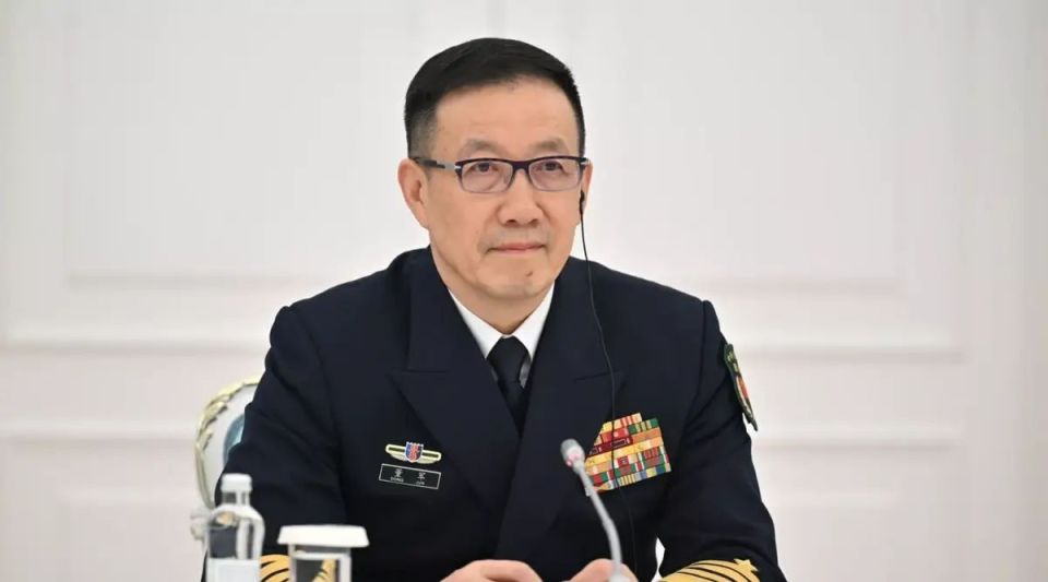 網(wǎng)友在德國拍到中國防長董軍