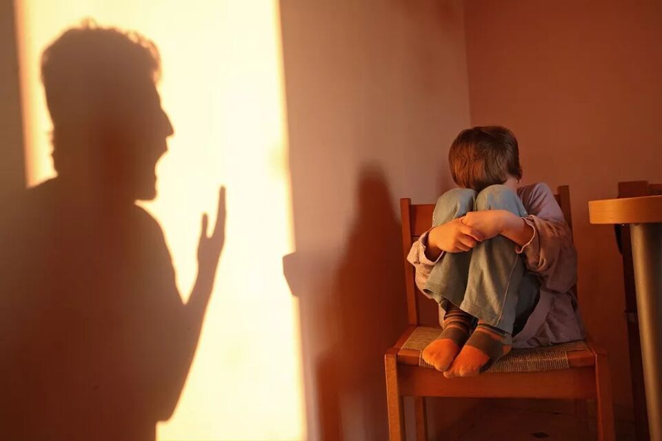 母親教育9歲女兒失手將其打死