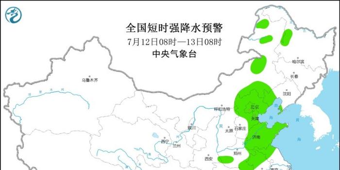 白襯衫，單純的像孩子。