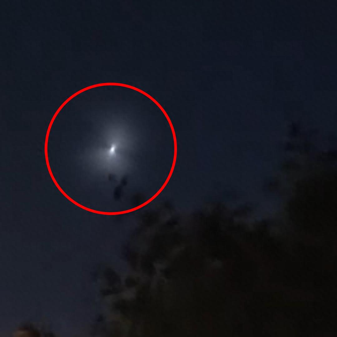 烏魯木齊夜空現不明發光體