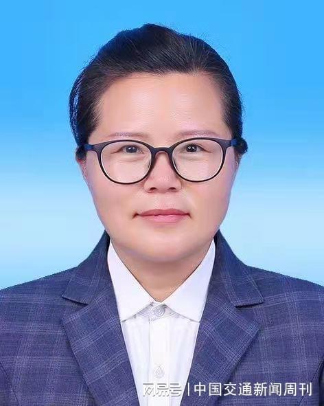 周思成稱劉曉艷編假學歷
