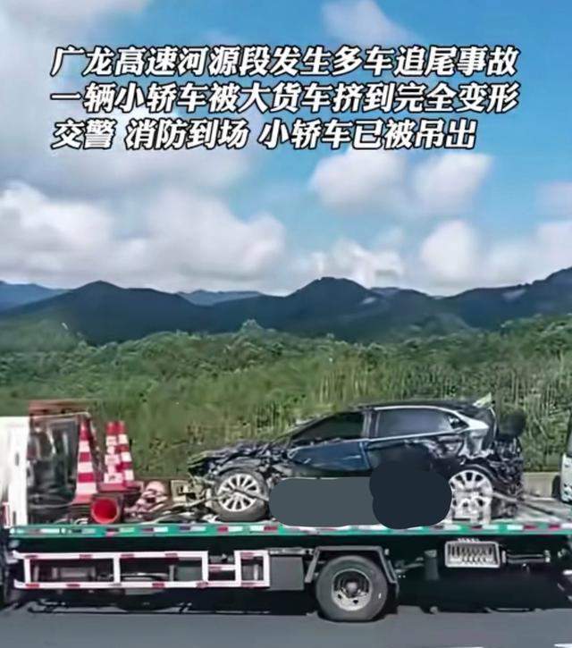 小車遭夾擊2人身亡