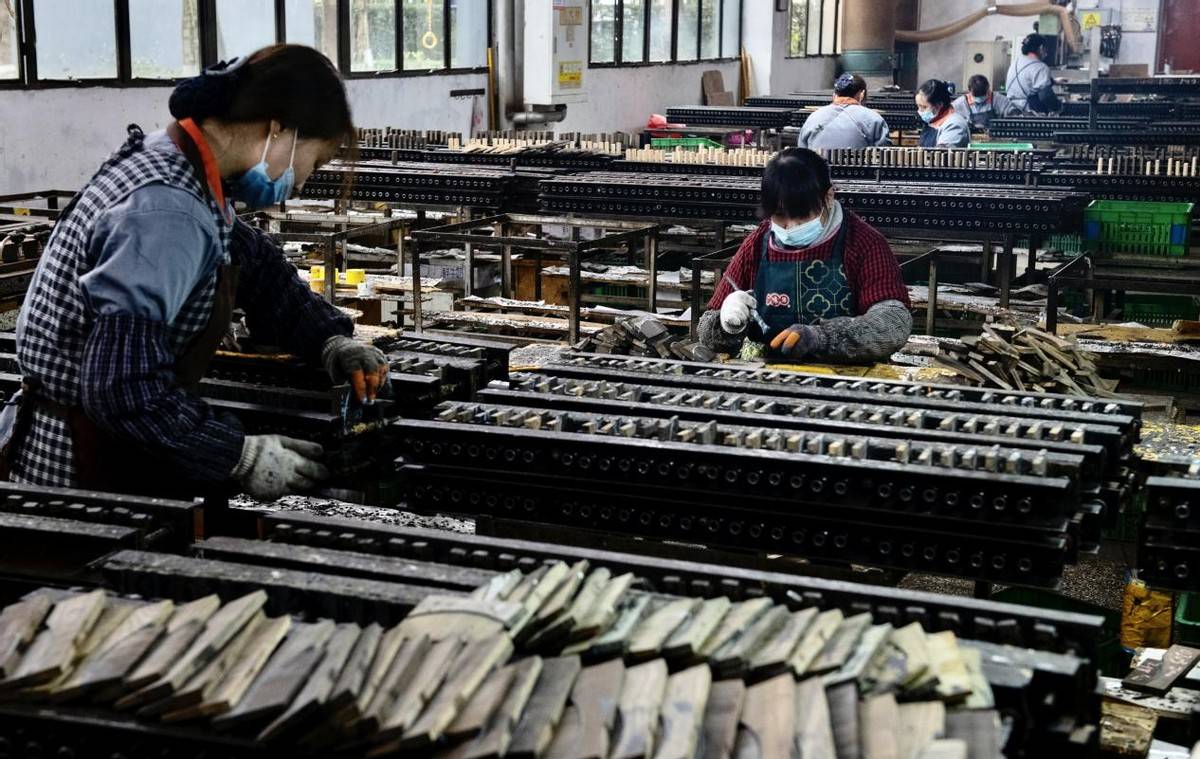 “譚木匠”940名員工有341人為殘疾