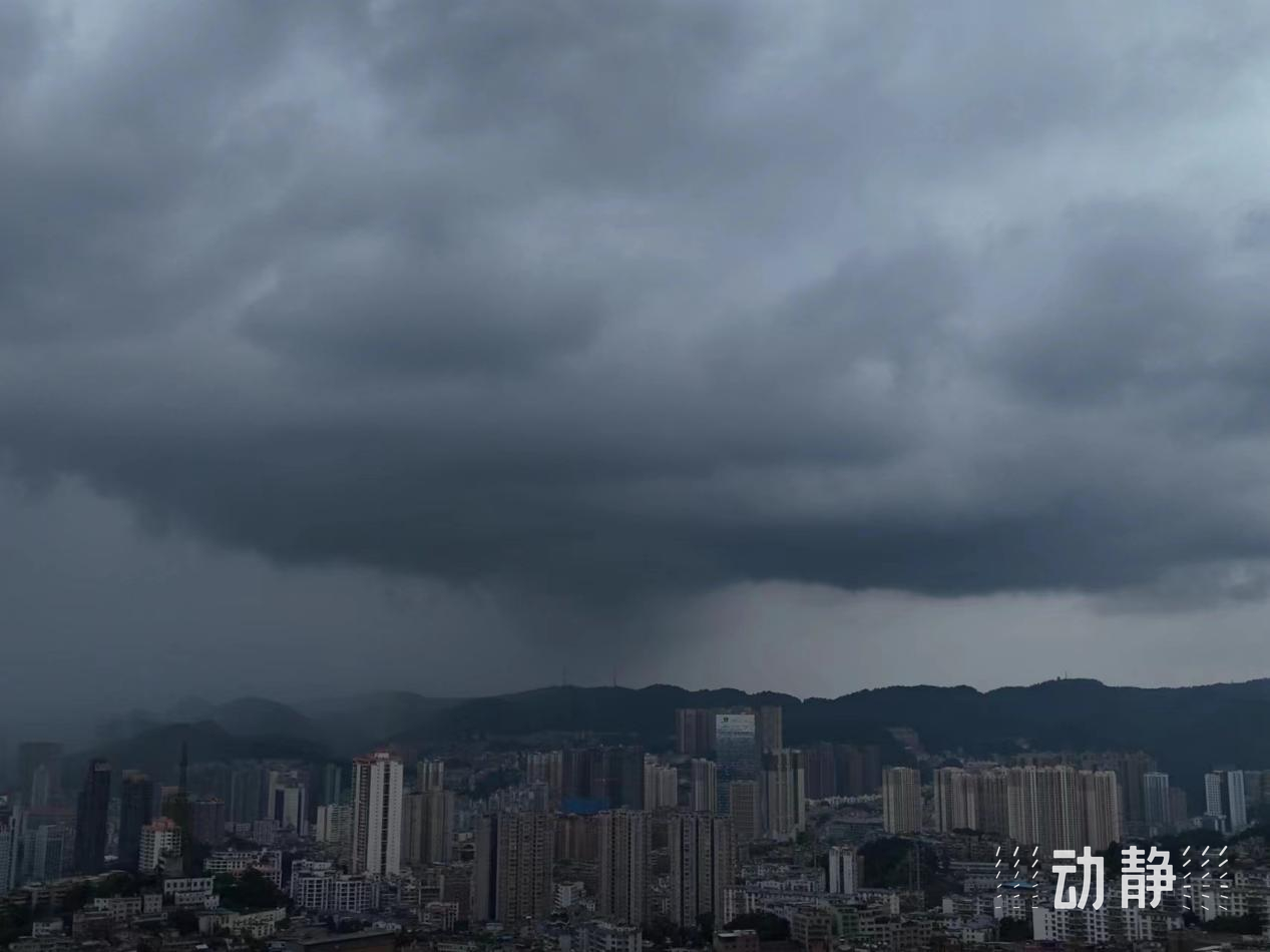 520凌晨貴陽8小時13596次閃電