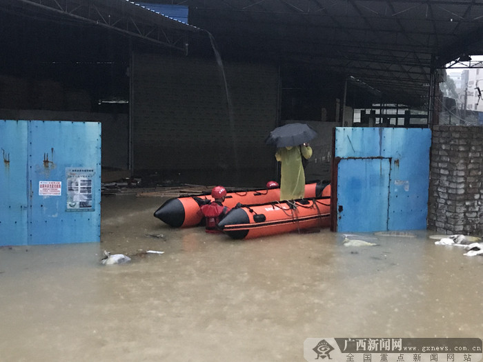 桂林暴雨致印刷廠工人被困系謠言