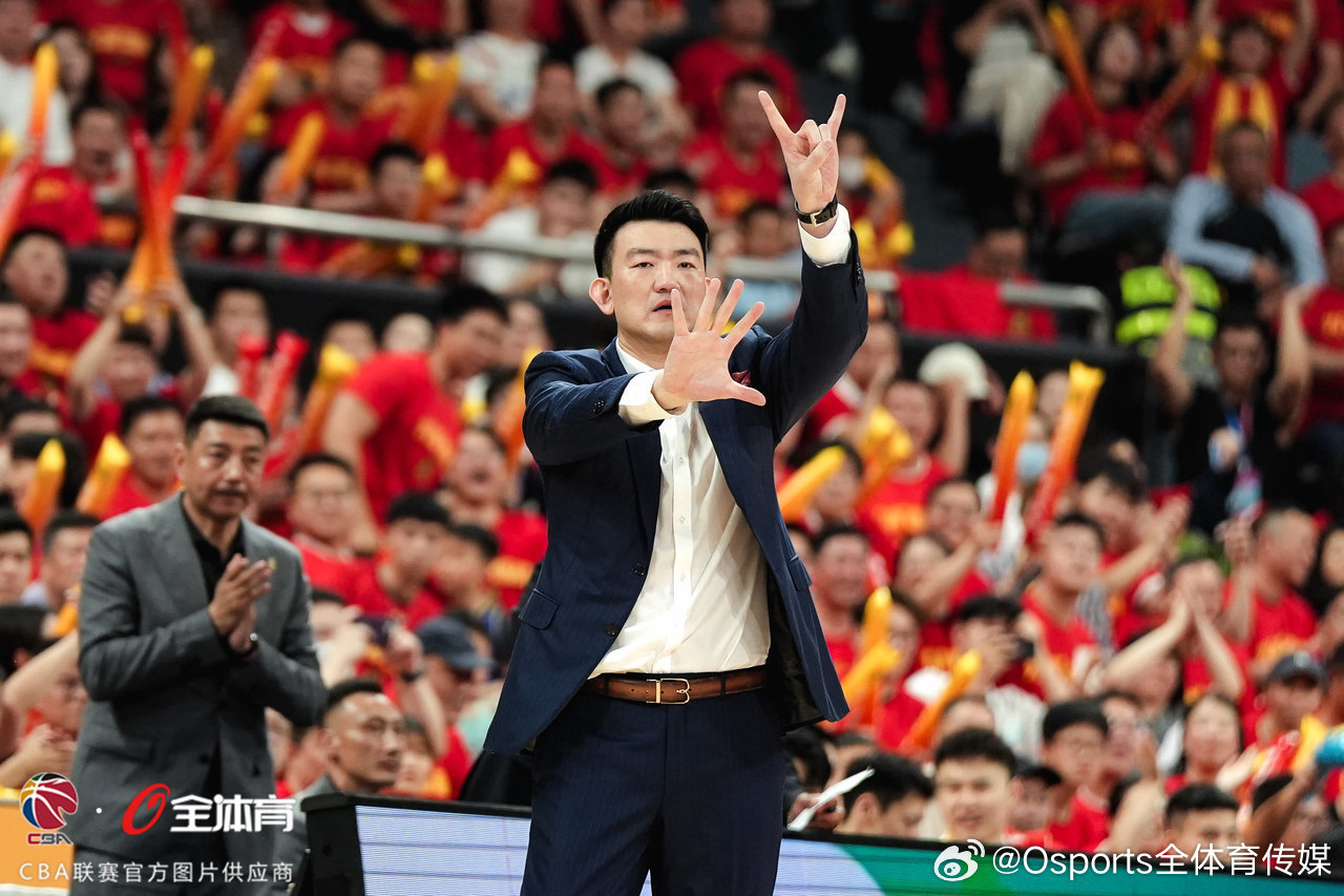 廣廈奪冠全隊振臂 北京主場沉默