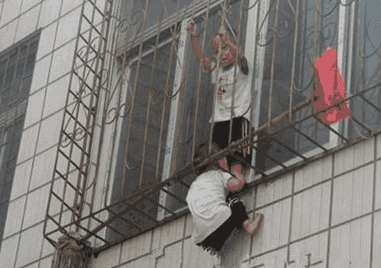 從12樓墜落奇跡生還