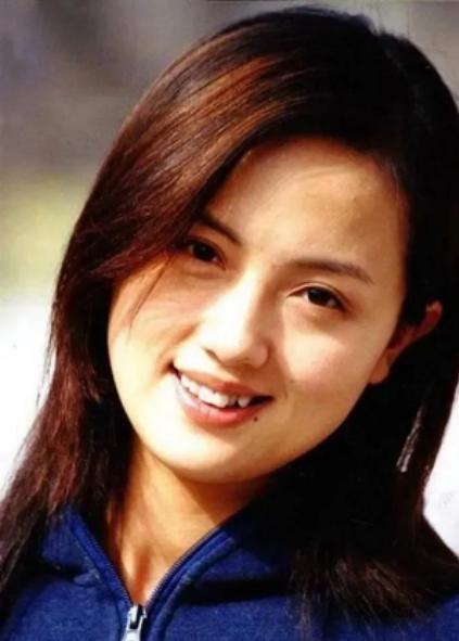 朱媛媛最后露面：被偶遇一家人逛街