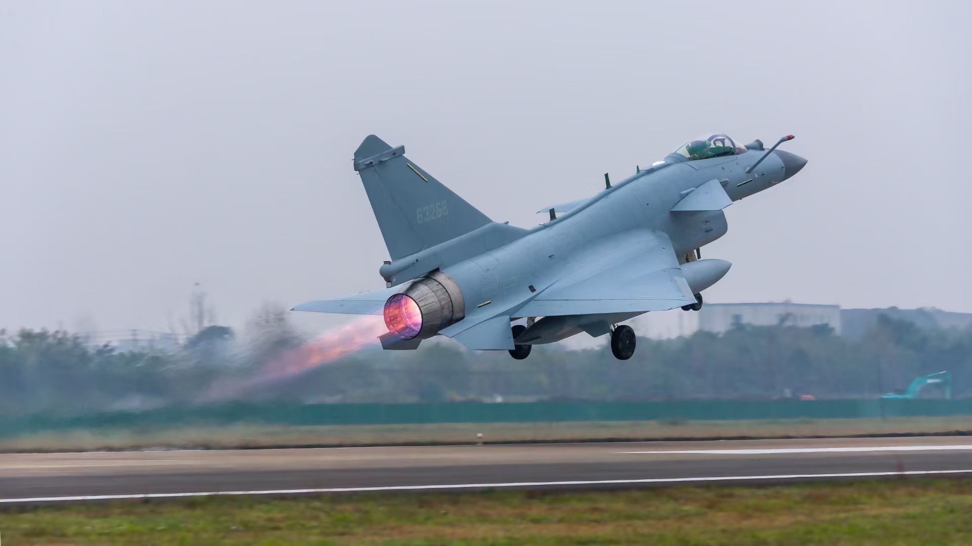 殲10CE模型成蘭卡威海空展打卡點
