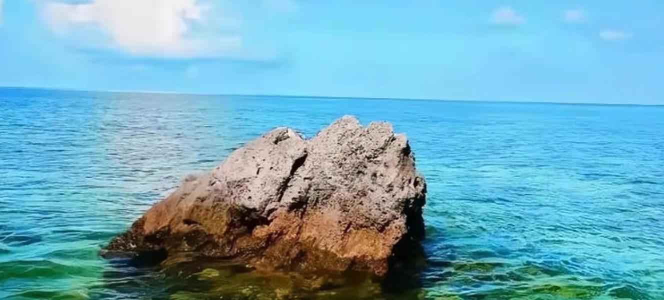 震驚！菲律賓非法闖入鐵線礁遭中方強硬攔截，南海局勢再升級！