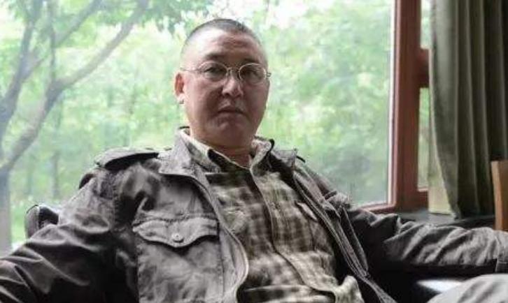 震驚！重慶一貪官祖墳竟挖出3公斤金磚，背后隱藏驚人秘密！