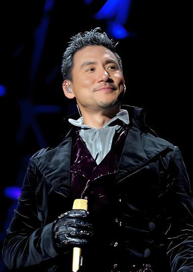 張學(xué)友演唱會撞期高考引眾怒！粉絲與家長誰更委屈？