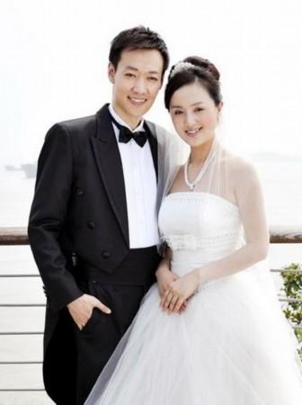 鄧超悼念朱媛媛引爭議！狗頭表情背后暗藏什么情感？