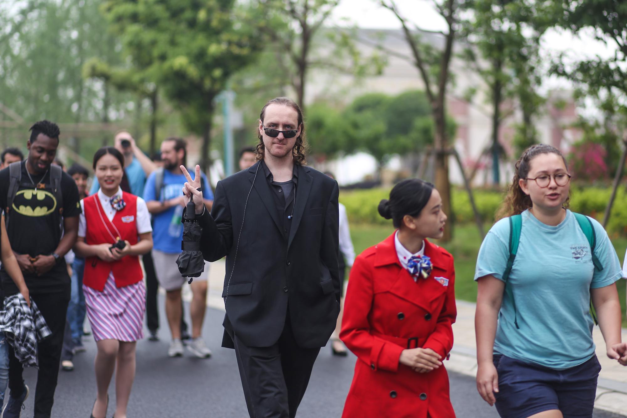 震驚！辟謠留學生強闖安檢真相曝光，背后竟隱藏這些細節(jié)！