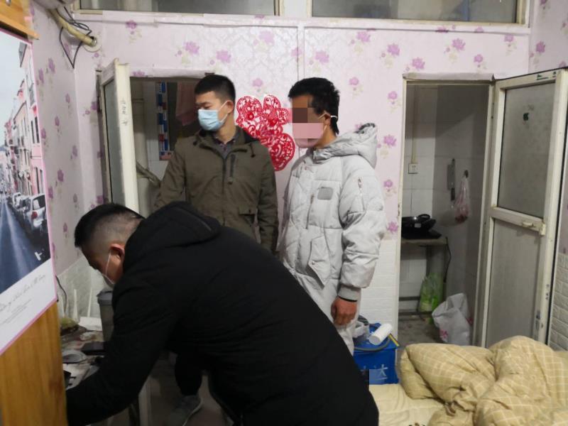 震驚！19歲男子入室行兇后竟淡定點外賣，警方披露驚人細節
