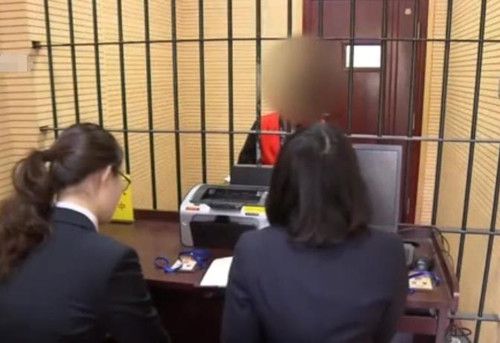 震驚！女子家中被捅10刀身亡案件將開庭，兇手身份成謎！